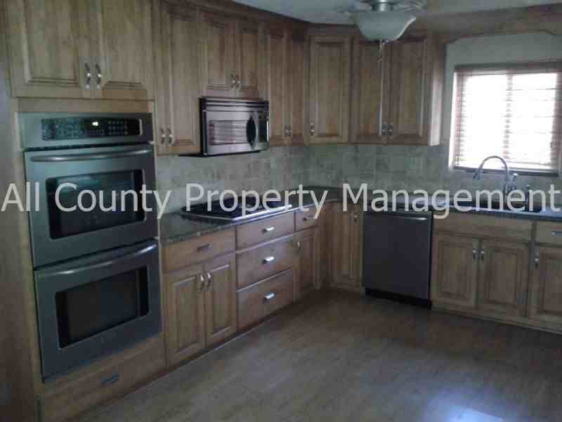 2624 Colony Dr - Photo 2 of 13