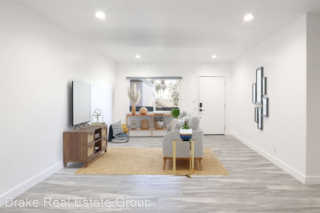 451 Coronado Terrace Apartments - Photo 2 of 17