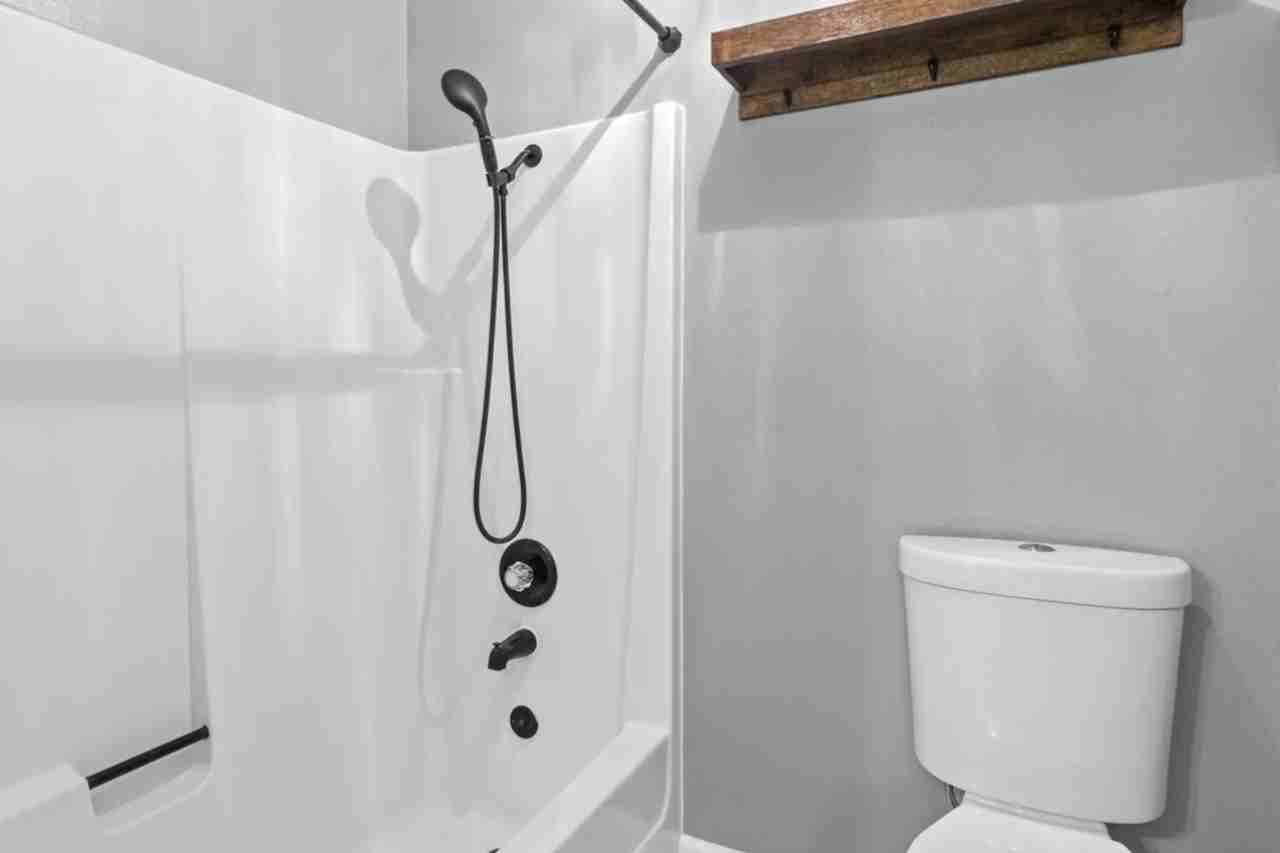 3200 R St - Photo 2 of 15