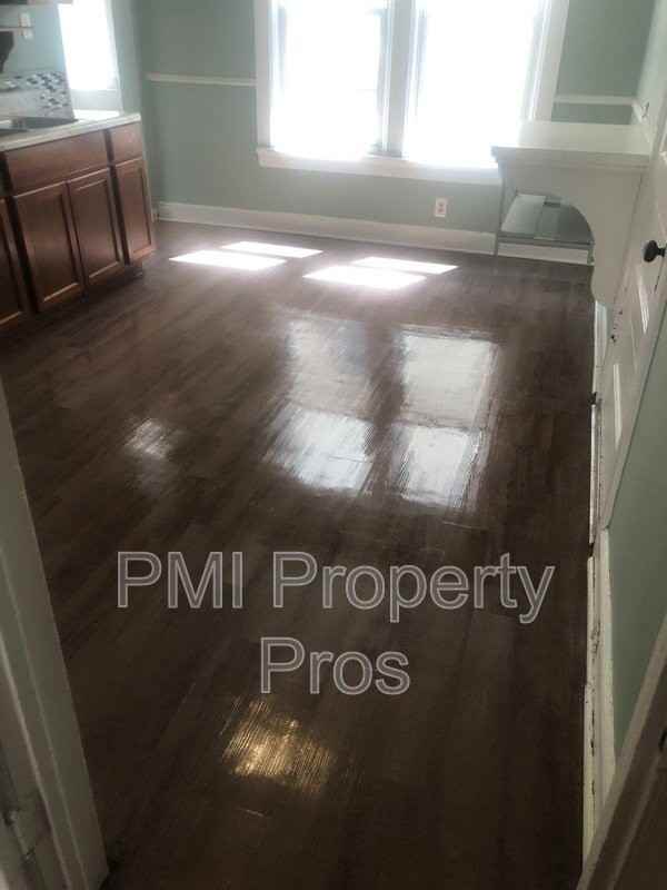 803 S 32nd St Lowr Front - Photo 2 of 5