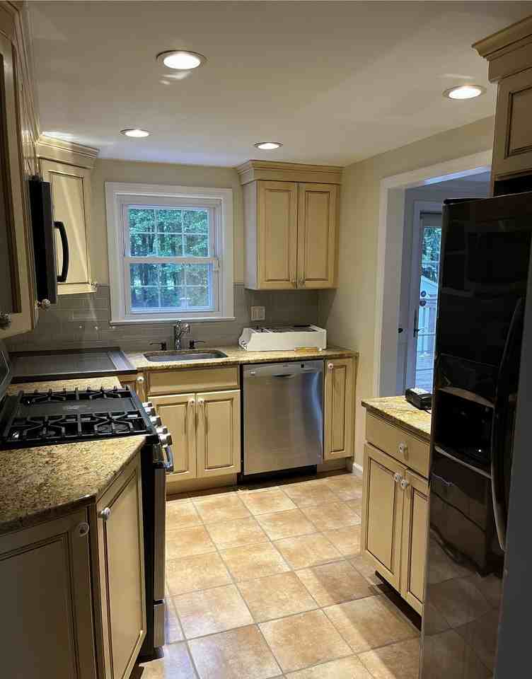115 Beechwood Rd - Photo 3 of 14