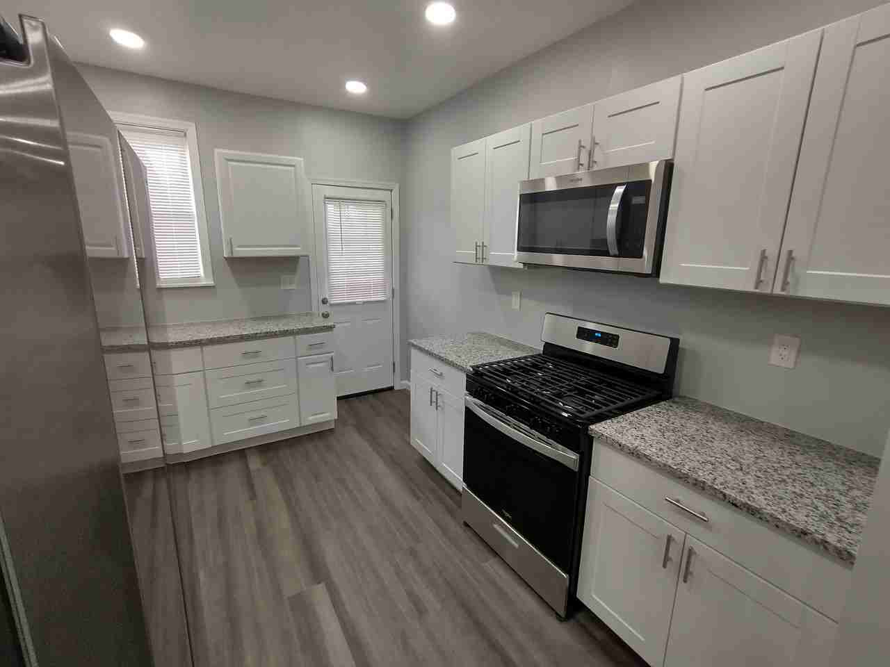 1326 N Kenwood Ave #NA - Photo 2 of 21