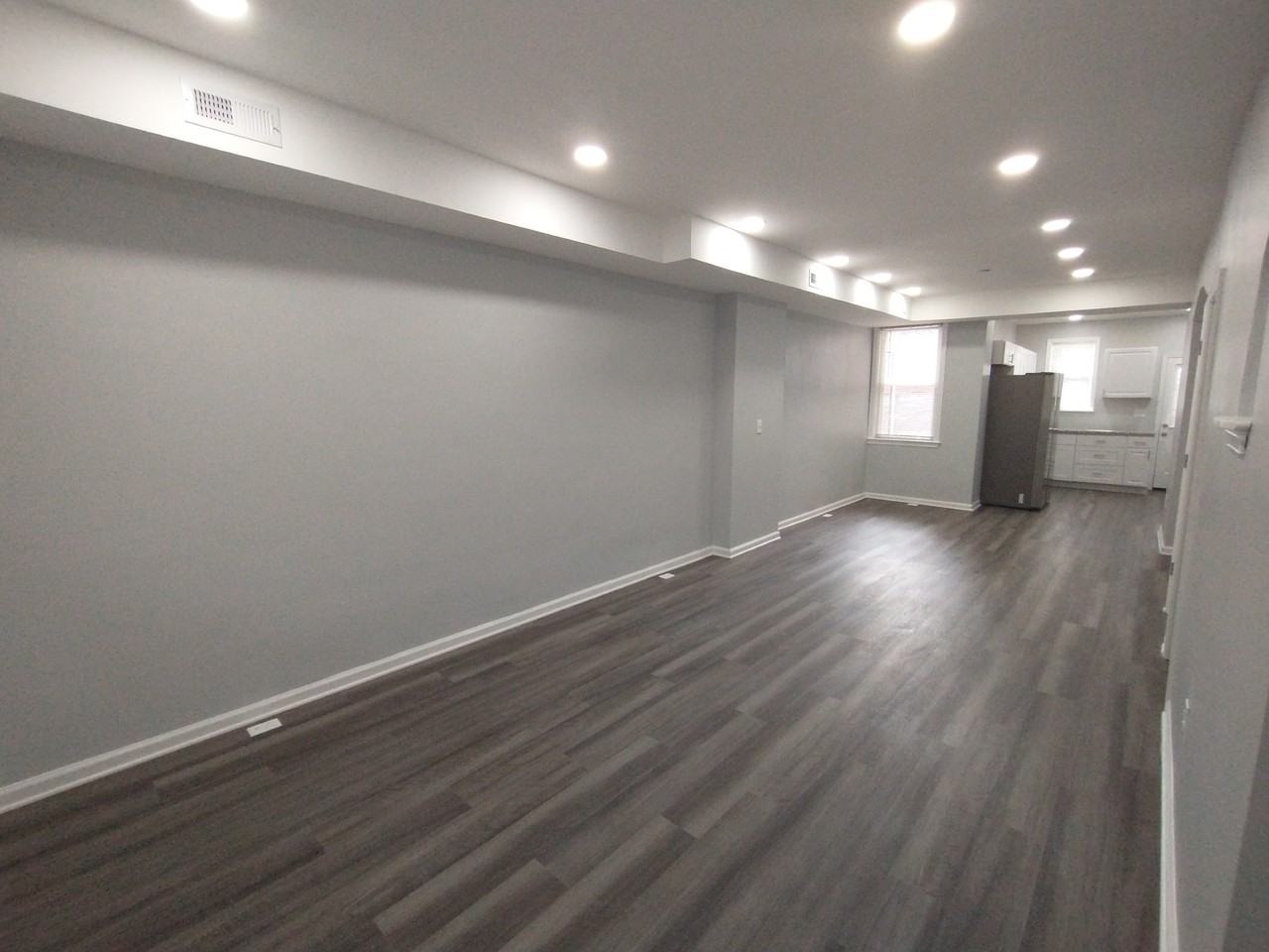 1326 N Kenwood Ave #NA - Photo 3 of 21