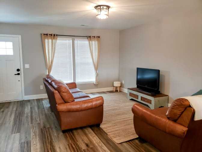 211 Chesley Dr - Photo 2 of 5