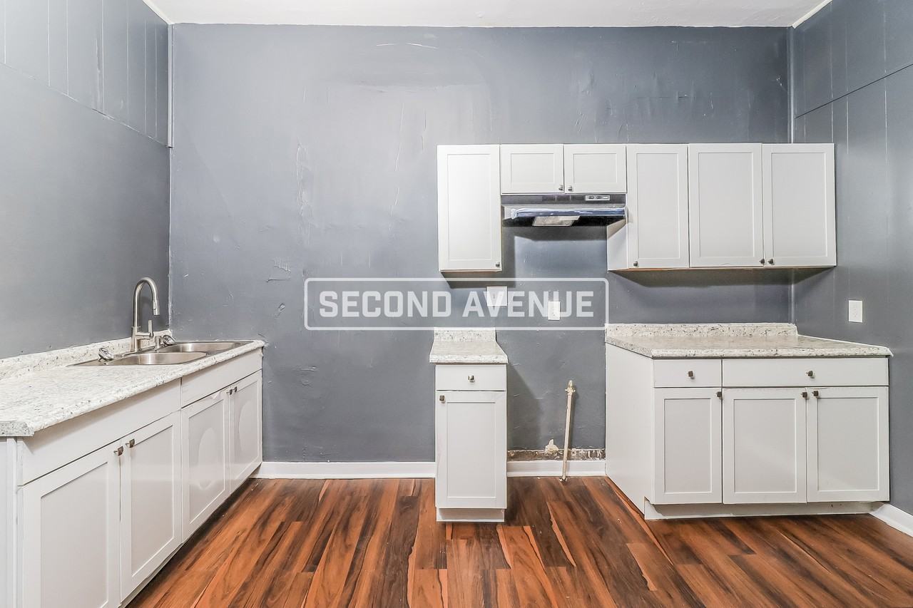 527 Highland Pl - Photo 4 of 12