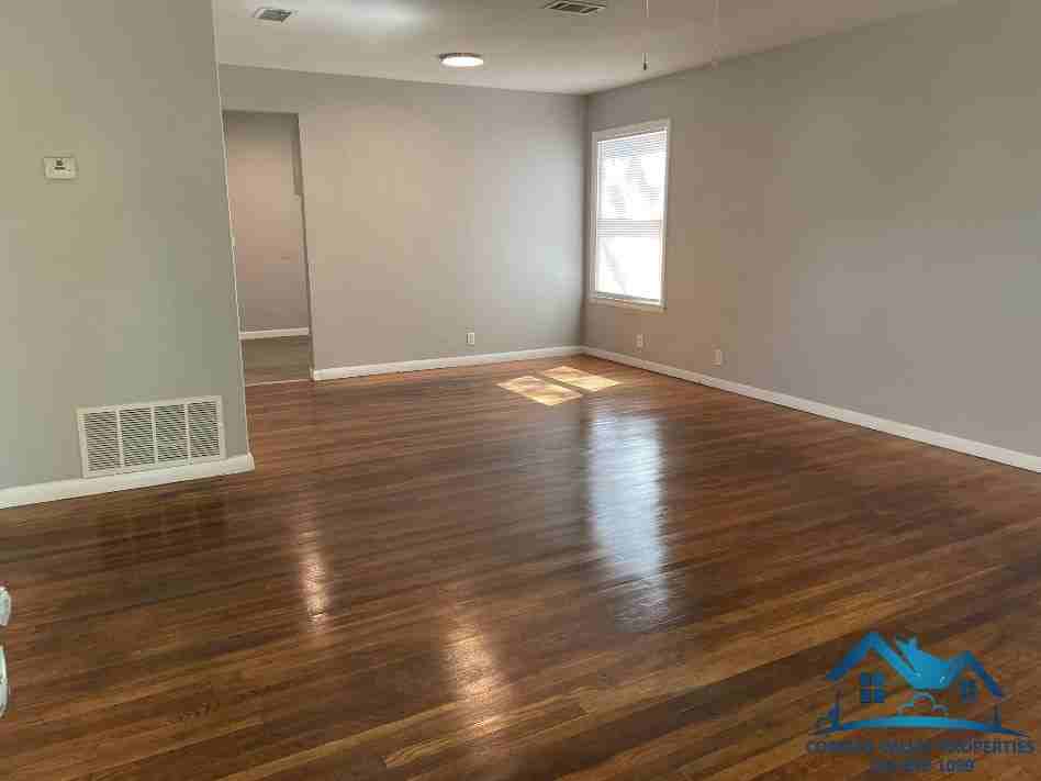 2313 San Antonio St #NA - Photo 3 of 15