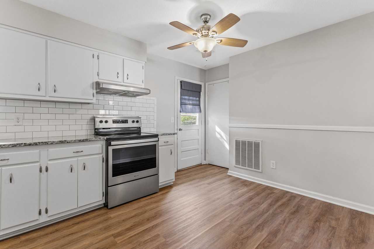 123 Kingsway Dr #1 - Photo 7 of 26