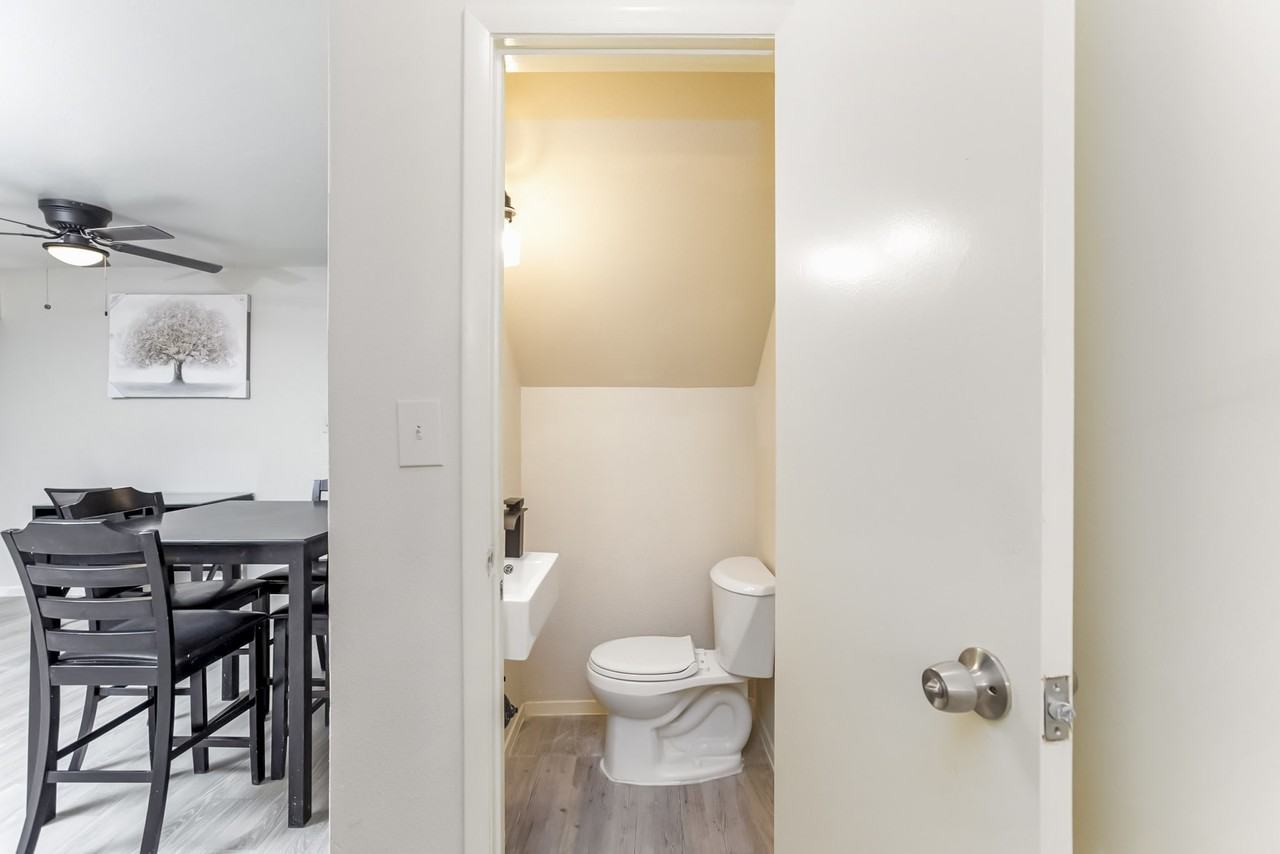 E Colorado Ave - Photo 6 of 16