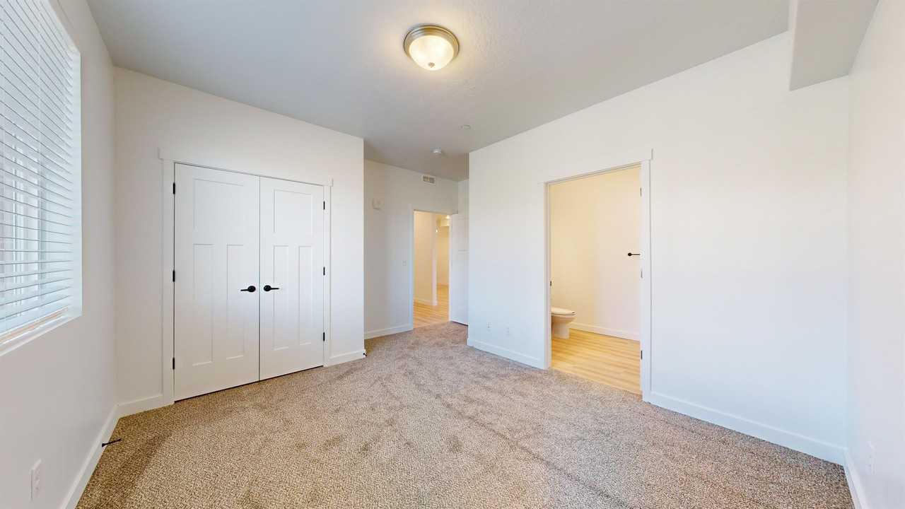 1123 W 250 S #311 - Photo 6 of 30