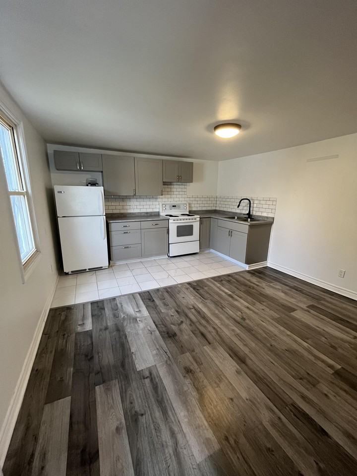 250 Bond St #2 - Photo 2 of 6