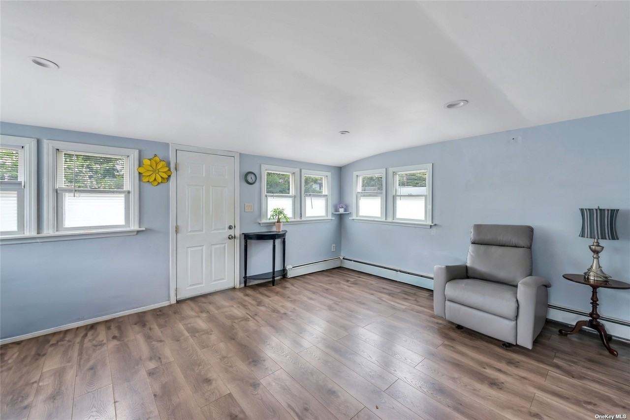 14 Oak Dr - Photo 2 of 9