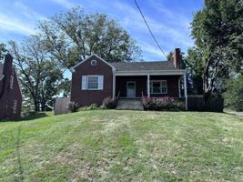 featured image of 242 N Jefferson St #1