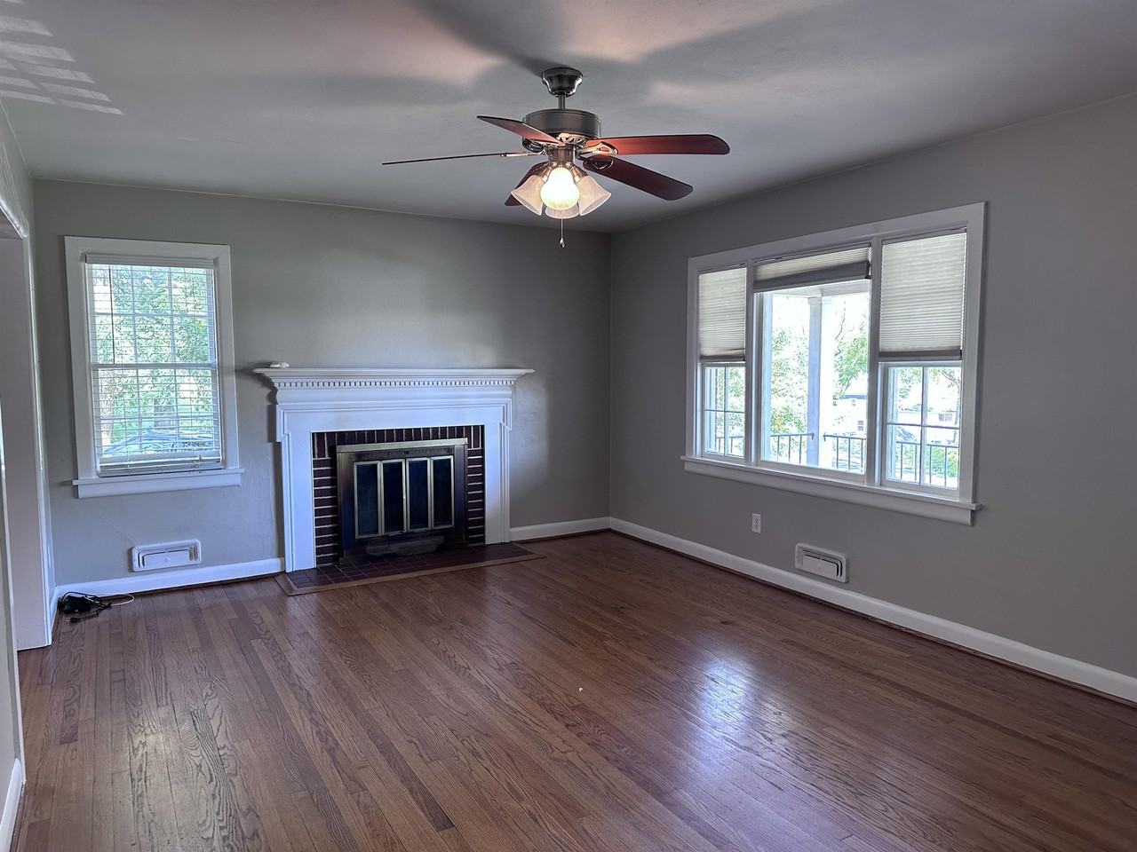 242 N Jefferson St #1 - Photo 6 of 50