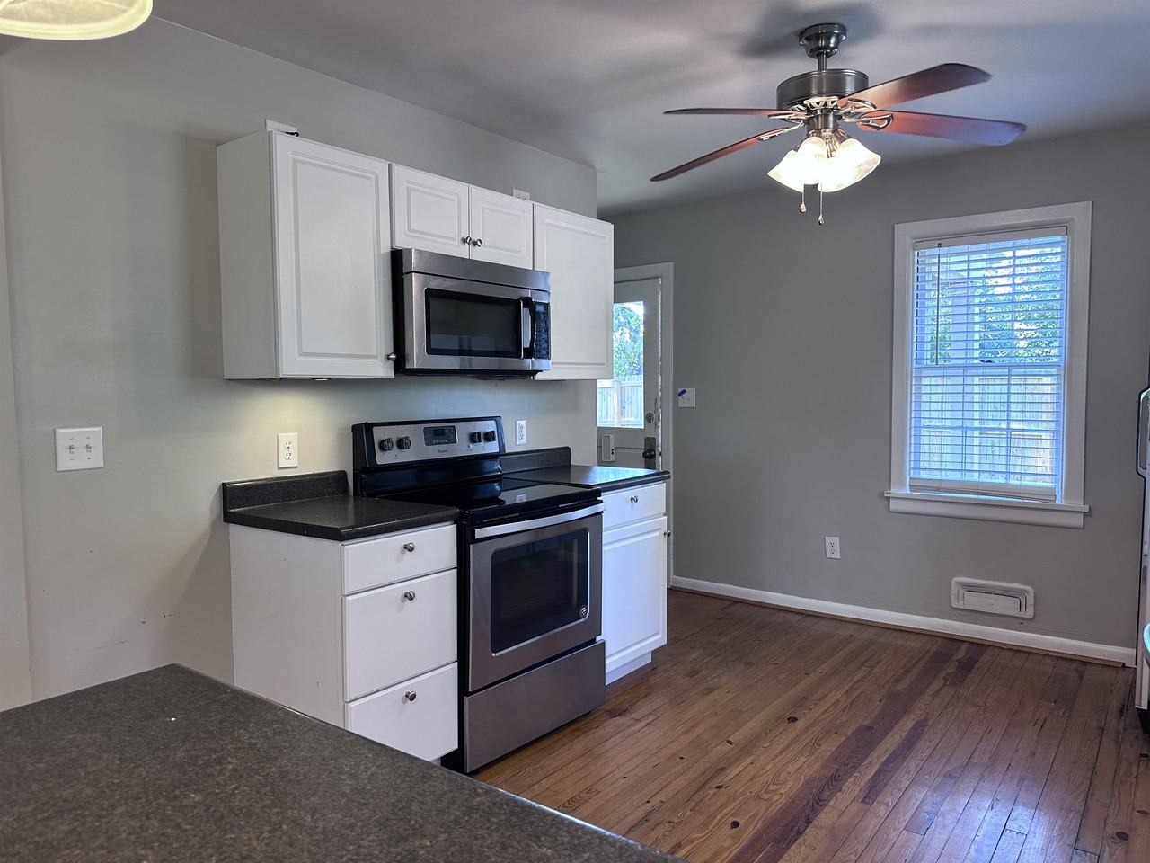 242 N Jefferson St #1 - Photo 7 of 50