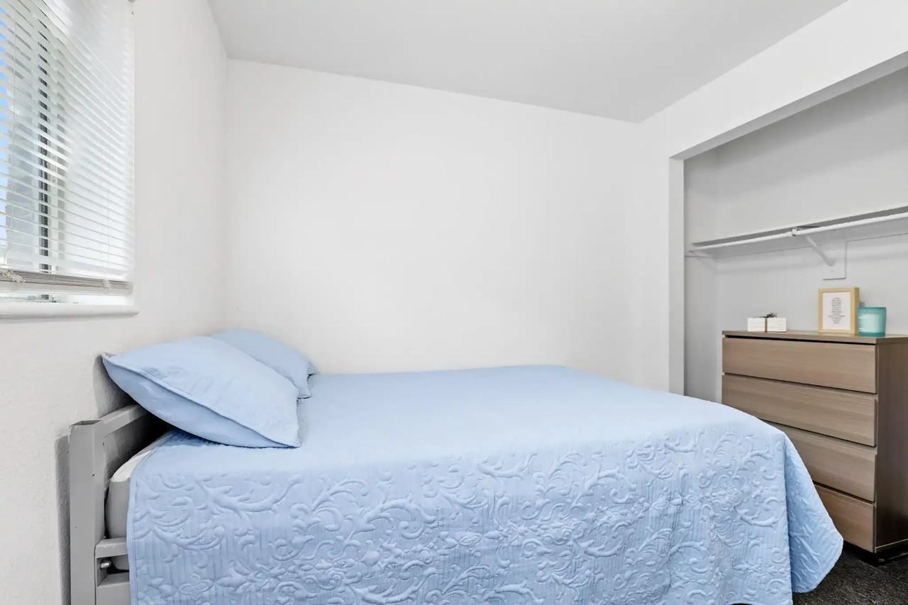 University Gateway - Photo 5 of 45