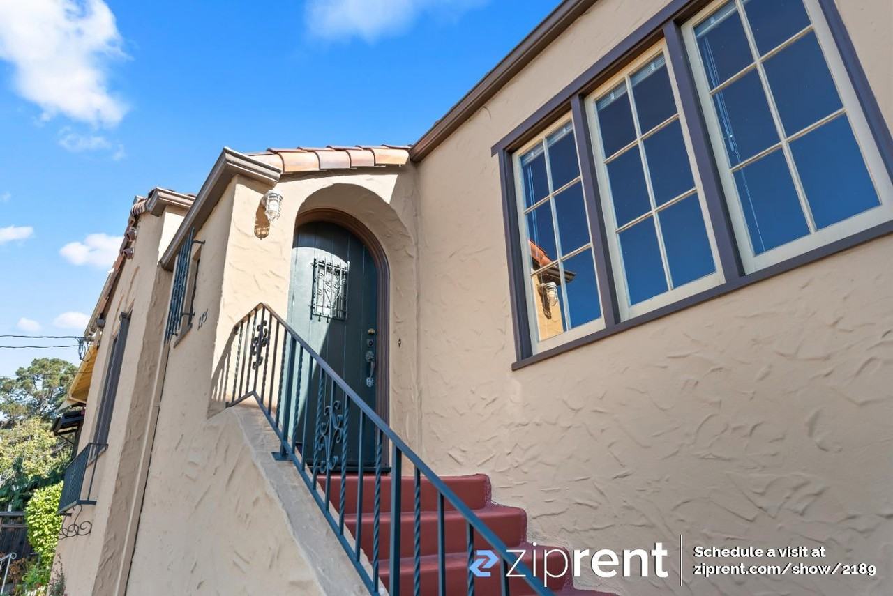 275 Mather St - Photo 2 of 19