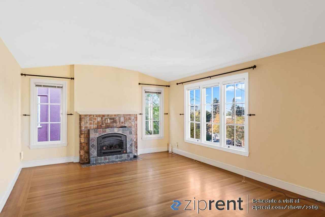 275 Mather St - Photo 3 of 19