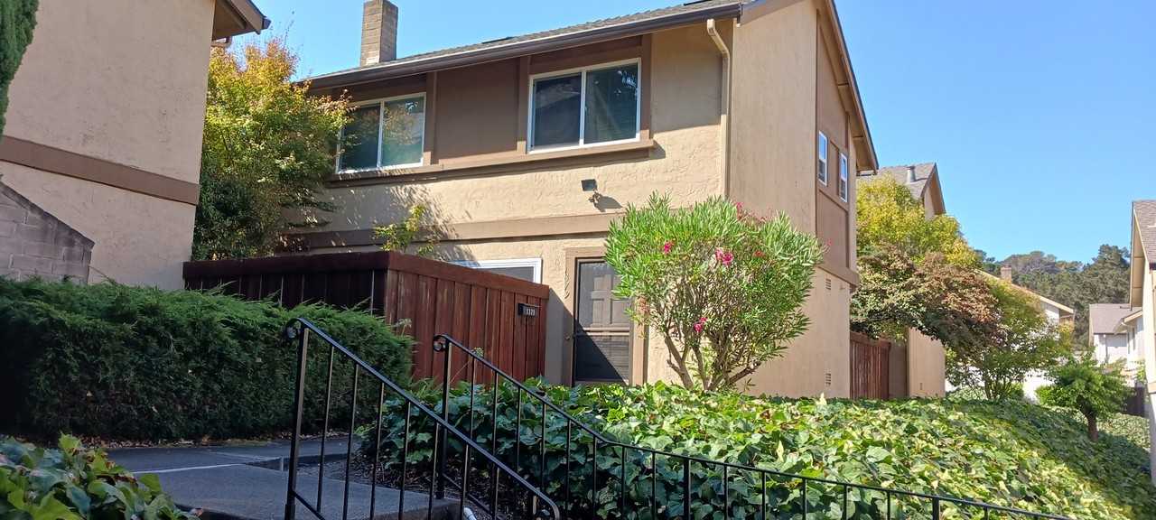 1379 Ridgecrest Road - Photo 2 of 11