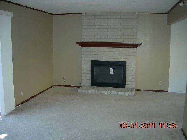 1379 Ridgecrest Road - Photo 3 of 11