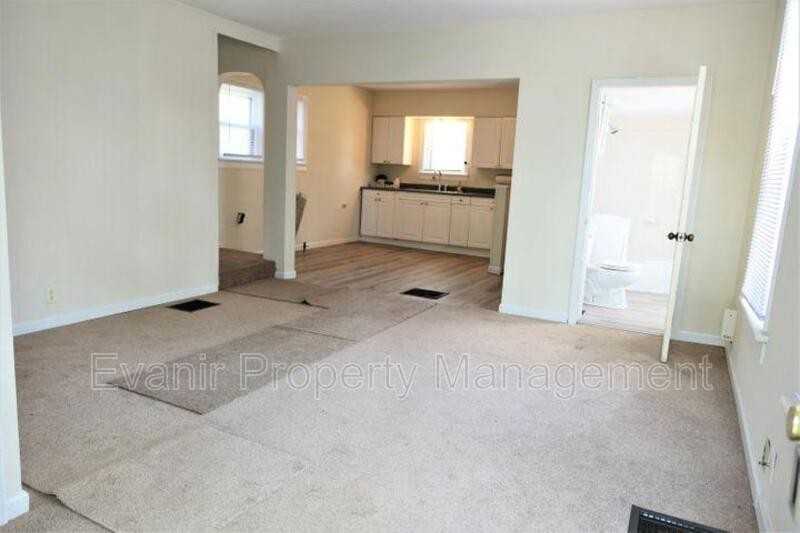 360 Buxton Ave - Photo 3 of 8