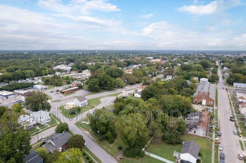 105 Indiana Ln - Photo 2 of 31