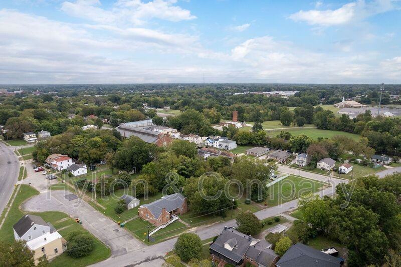 105 Indiana Ln - Photo 3 of 31