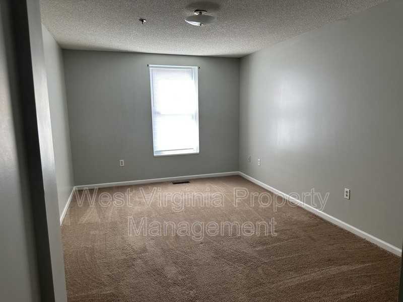 104 N 8th St - Photo 4 of 6