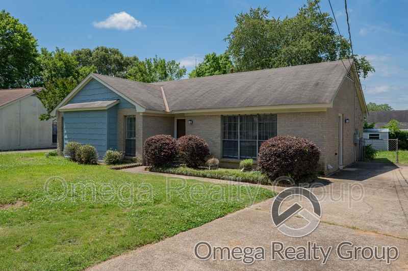 516 Ridgewood Ln - Photo 2 of 40