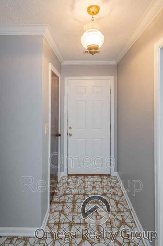 516 Ridgewood Ln - Photo 7 of 40