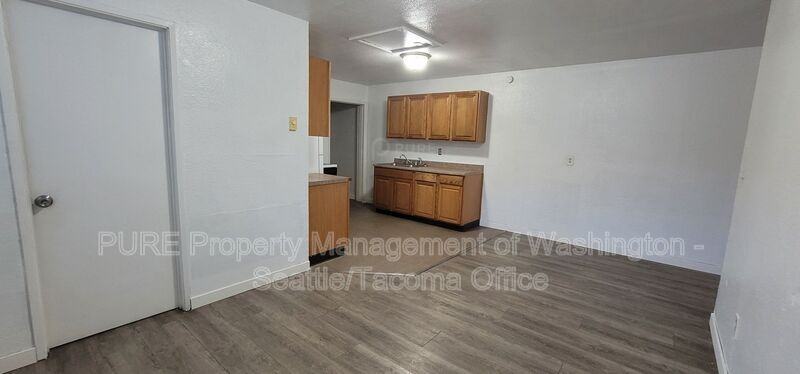 1308 S 8th St - Photo 4 of 13