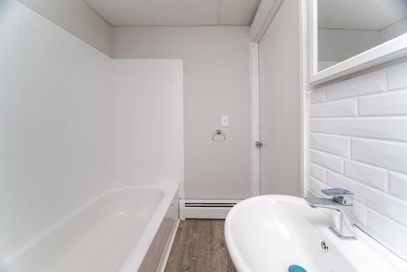 66 13Th Street Grand Floor - Photo 6 of 24