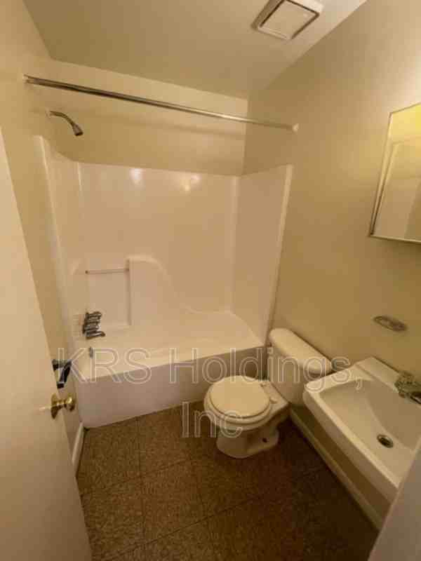 1808 Williamsburg Rd #12 - Photo 6 of 8