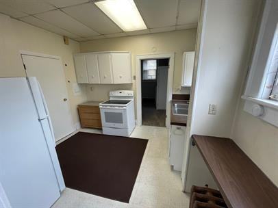 201 South Park Street - Photo 3 of 6