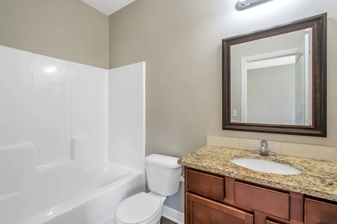 2144 N Fairview Ave - Photo 2 of 10