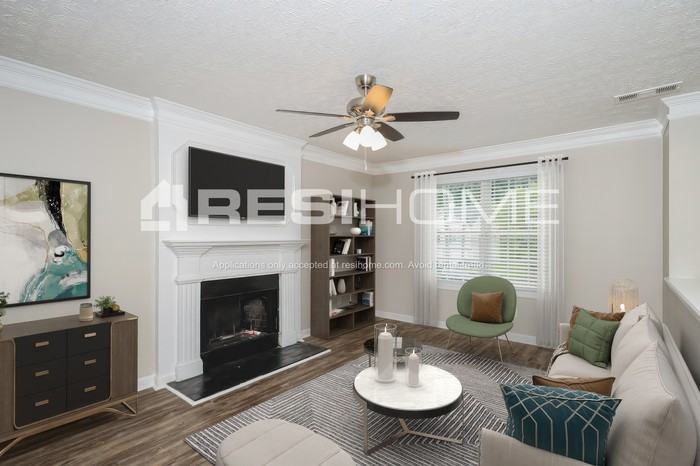 4070 Jewell Ter - Photo 3 of 20