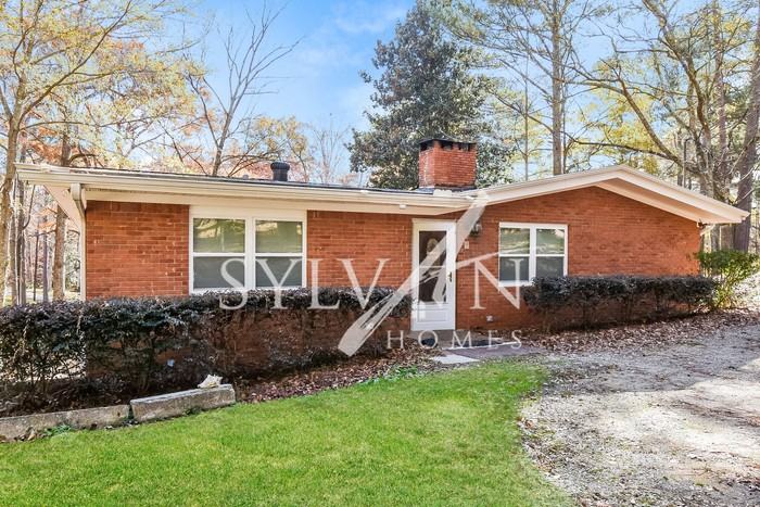 323 Mockingbird Ln - Photo 2 of 16