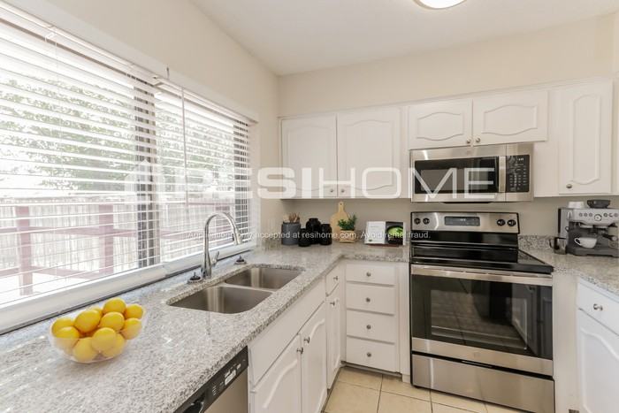 2832 Lago Vista Loop - Photo 2 of 16