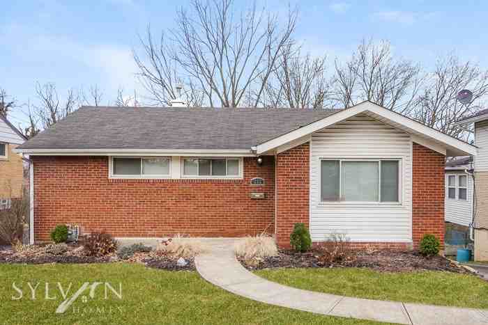 262 Kingston Dr - Photo 2 of 16