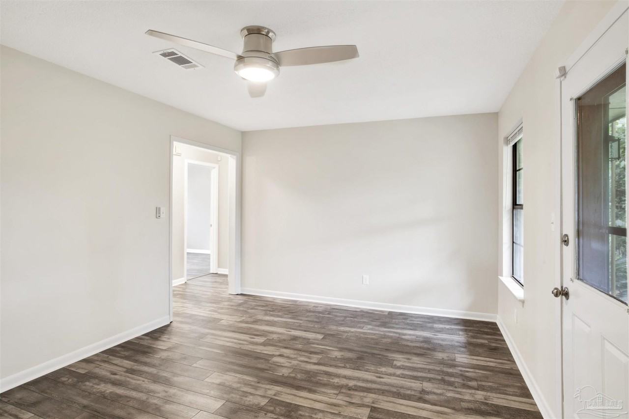 1382 Fairchild St #A - Photo 4 of 12