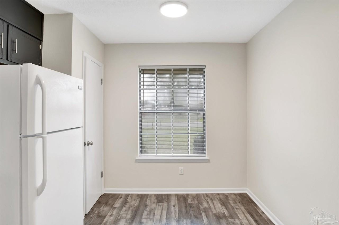 1382 Fairchild St #A - Photo 6 of 12