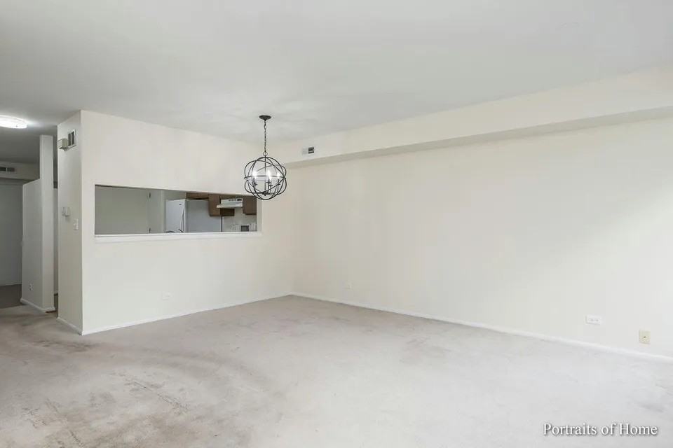 573 E Windgate Ct #11D4 - Photo 3 of 16