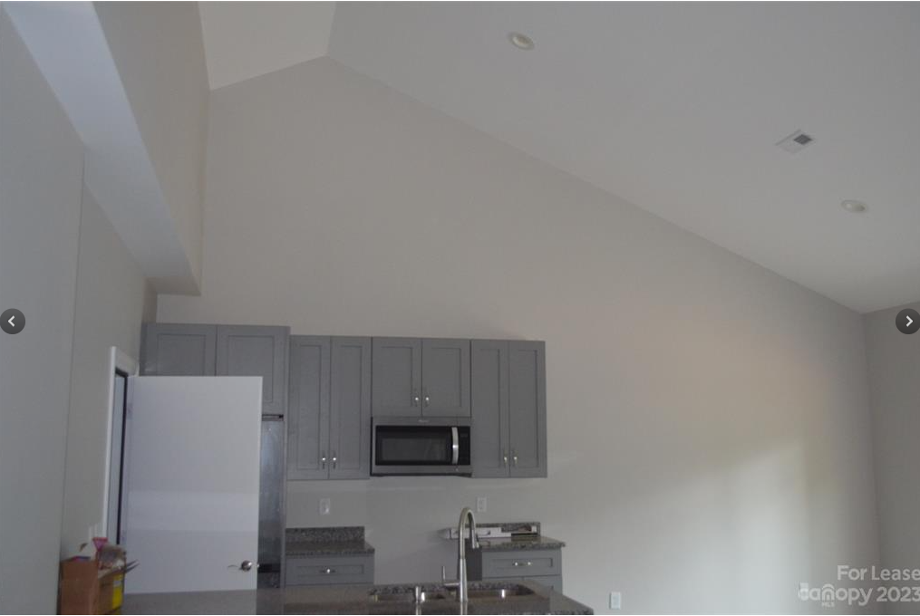 120 Elizabeth St Ne #1 - Photo 2 of 9