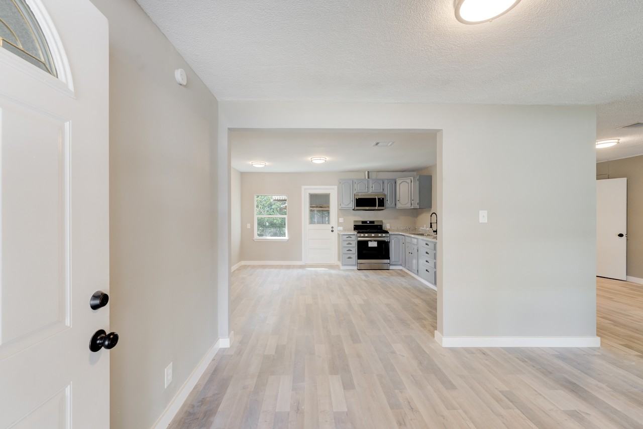 11518 Munn St #NA - Photo 3 of 30
