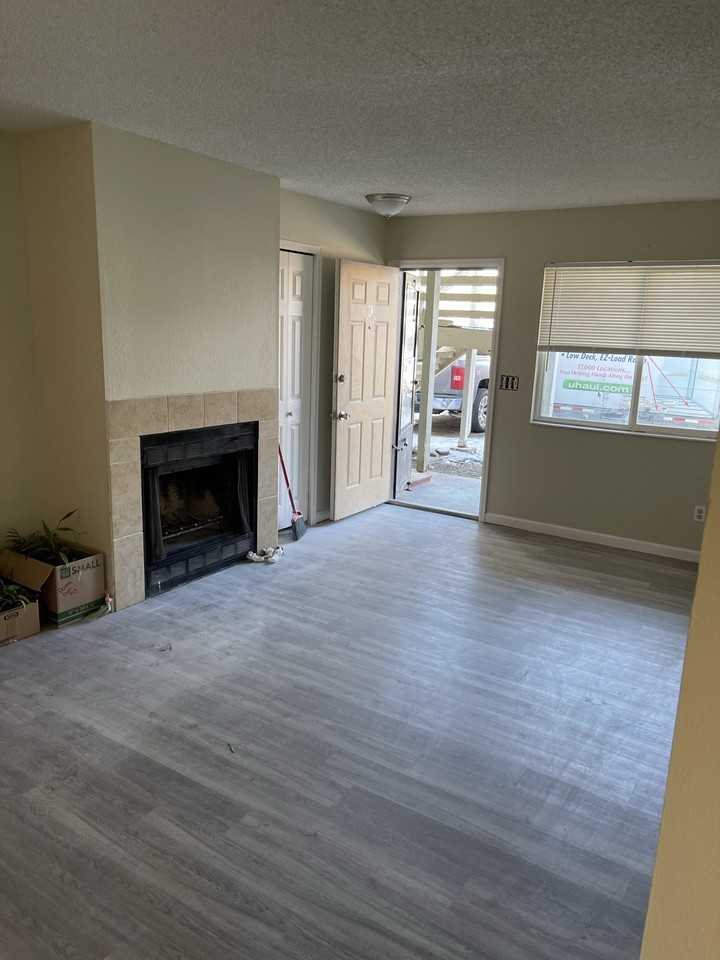 1128 Mazatlan Cir #B - Photo 3 of 10