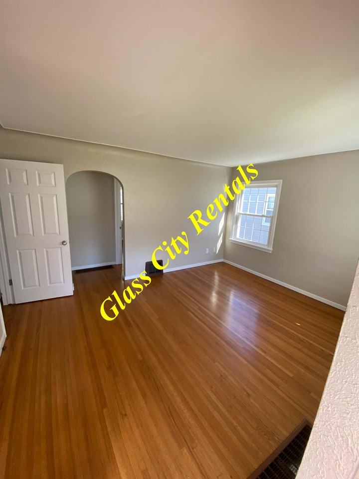 3217 Escott Ave #1 - Photo 3 of 14