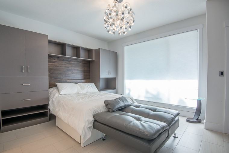 1174B Spadina Cres E #1 - Photo 2 of 8