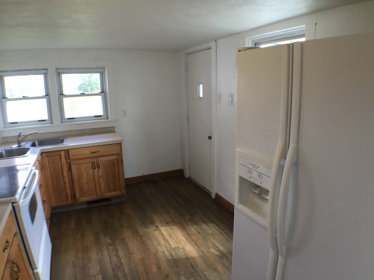 5870 Hammond Rd - Photo 2 of 12