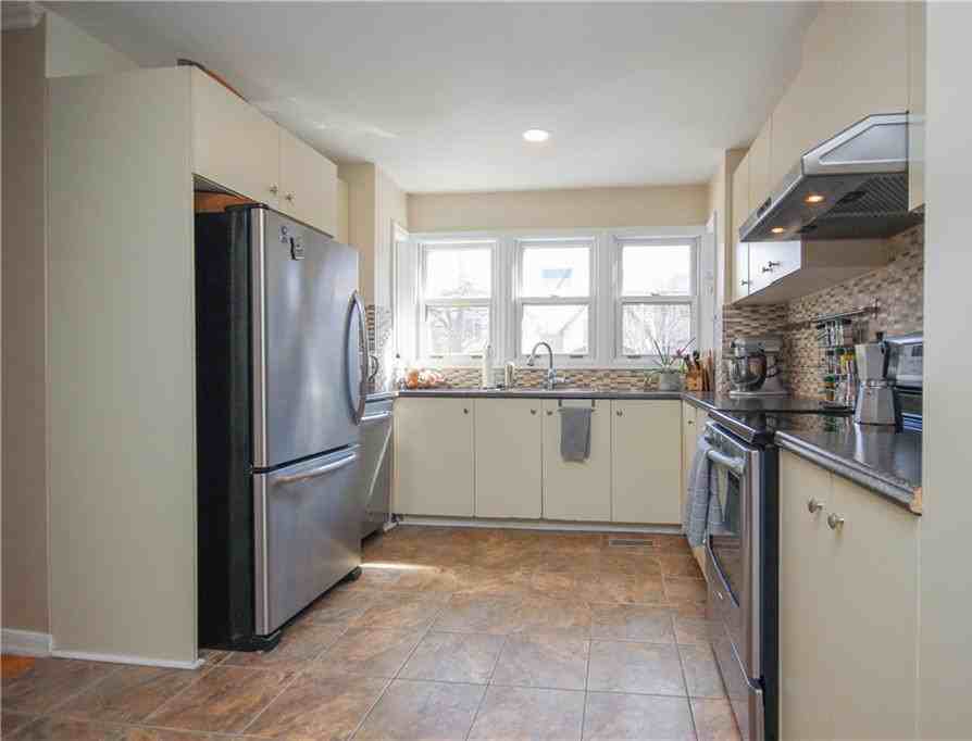 187 Hopewell Ave - Photo 2 of 17