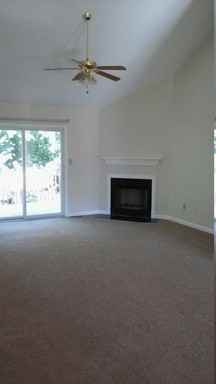 385 Chase Pl - Photo 3 of 16