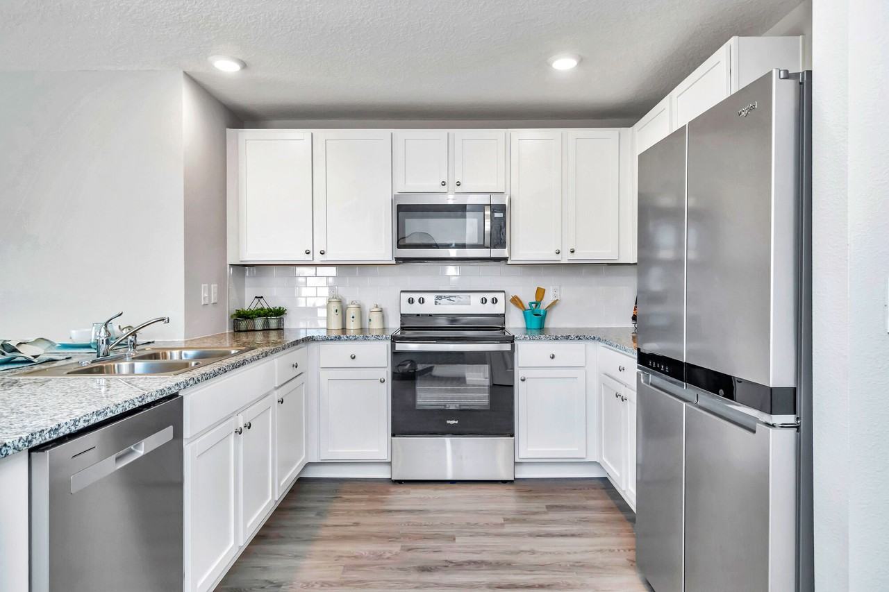 8648 Sw 43rd Ter - Photo 2 of 37